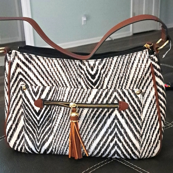 Liz Claiborne Handbags - New liz Claiborne purse / leather /